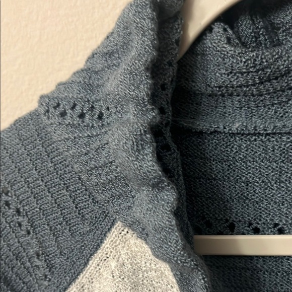 Source Unknown Zip Up Sweater in Gray and Blue with Sporty Color Block knit - Picture 6 of 9